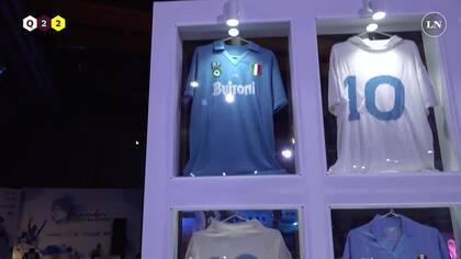 Su interior, el Tango D10S tiene las 12 mejores camisetas de Diego Maradona pero la exposición reúne más de 400