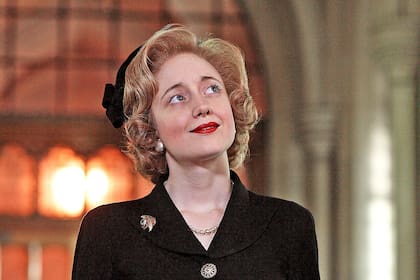 Su interpretación de una joven Margaret Thatcher en un telefilm de la BBC le valió una temprana nominación a los premios BAFTA