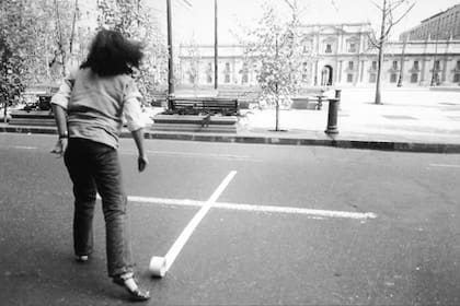 Su obra "Una milla de cruces sobre el pavimento" (1979) integra la colección del Malba