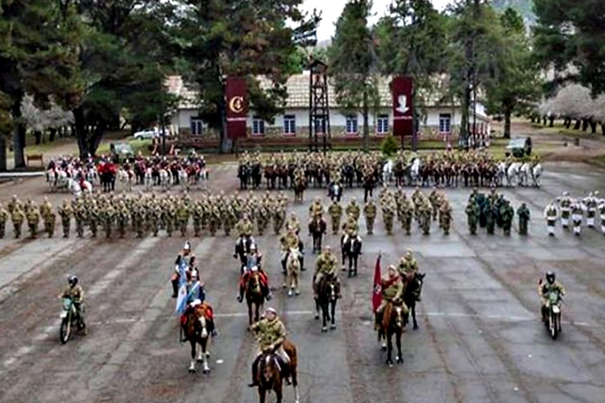 Su origen se remonta al 15 de julio de 1825 en que es organizado sobre las Milicias de Chascomús, pero su creación por ley fue el 31 de mayo de 1825.