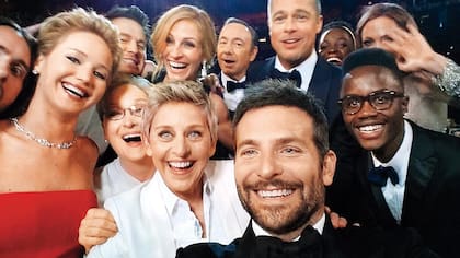 Su pico de fama tal vez haya sido cuando organizó la selfie más retuiteada de la historia, en la ceremonia de los Oscar de 2014