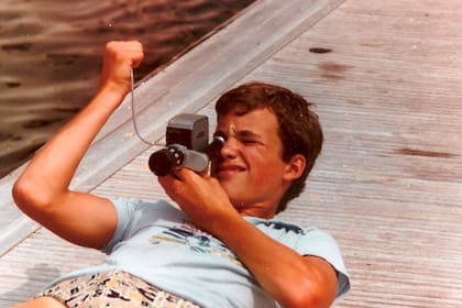 Su primer cortometraje lo filmó a los 11 años