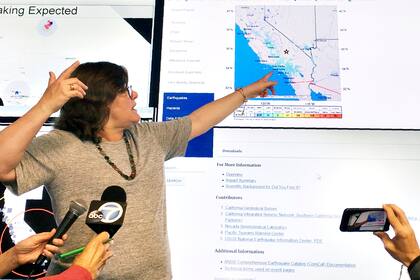 Su profundidad se estimó en 8,7 km; ocurrió sobre las 10H33 (17H33 GMT) y duró varios segundos