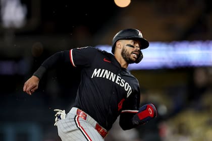 Su regreso a los Houston Astros se concretó a través de un intercambio con Minnesota que incluyó al prospecto Matt Mikulski y US$33 millones en efectivo