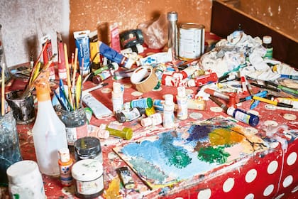 Su relación con la pintura arrancó a los 12 años, cuando curioseaba los cuadros de la casa de un amigo