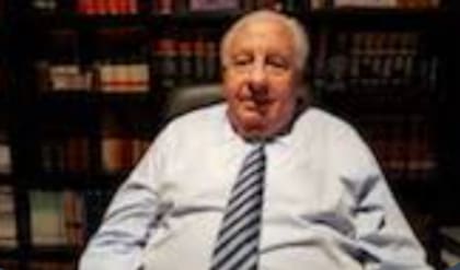 Su trayectoria académica también fue destacada, fue profesor titular de Derecho Civil III en la Universidad de Morón entre 1963 y 1980