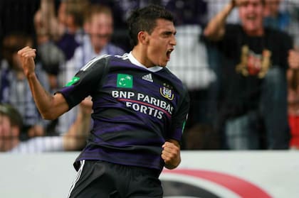 Suárez jugó entre 2008 y 2016 en Anderlecht de Bélgica
