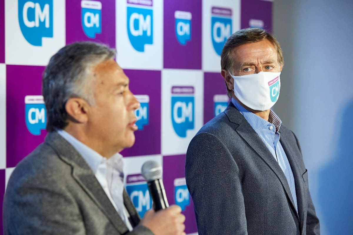 Suárez pateó el tablero político en Mendoza y abrió la polémica: será candidato "testimonial" para el Senado nacional y ocupará la banca si Cornejo vuelve a cargos ejecutivos en 2023.