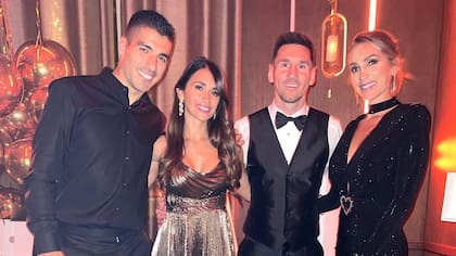 Suárez y Balbi junto a Messi y Roccuzzo en la fiesta de celebración del Balón de Oro