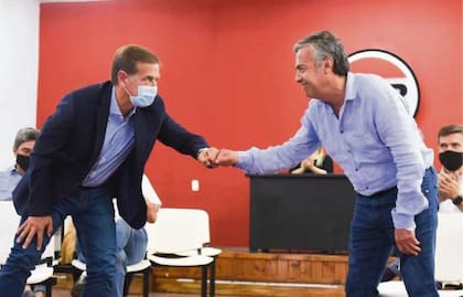 El gobernador Suárez, candidato suplente, y el diputado Cornejo, que aspira a llegar al Senado