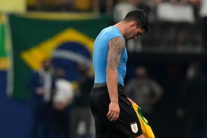 Suárez y un gesto elocuente, luego de la goleada de Brasil a Uruguay