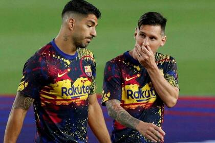Suárez ya sabe que no está en los planes de Koeman; por ahora, Messi mantiene el silencio