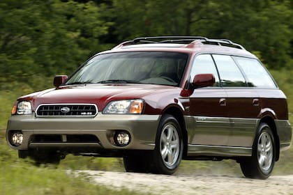 Subaru Outback, la rural aventurera. Fue precursora en su tipo al ofrecer doble tracción y estética off-road