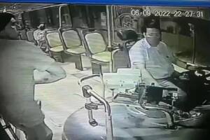 Subió a un colectivo y lo prendió fuego con los pasajeros a bordo