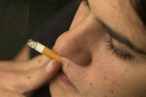 Subir un 10 por ciento el precio de los cigarrillos generó en la Argentina una reducción del tres por ciento de los fumadores