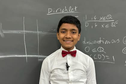 Suborno Isaac Bari cursa una doble especialización en Matemáticas y Física en la NYU