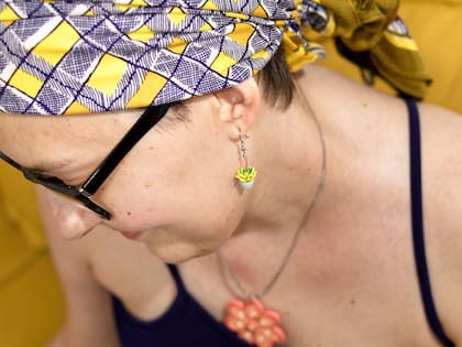 Suculentas, flores, geometría... Giulia aprendió a hacer diversas formas en filigrana y origami