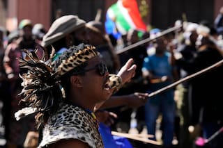 Sudáfrica despliega policías ante protestas masivas contra la inmigración ilegal