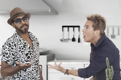 Süller junto al diseñador de muebles Arnaldo Orduz