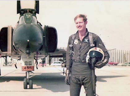 Sully acumuló 30 años de experiencia en aviación: desde las fuerzas armadas hasta el segmento comercial