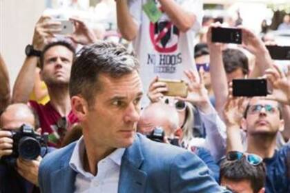 Sumamente delgado, Urdangarin llegó a la Audiencia