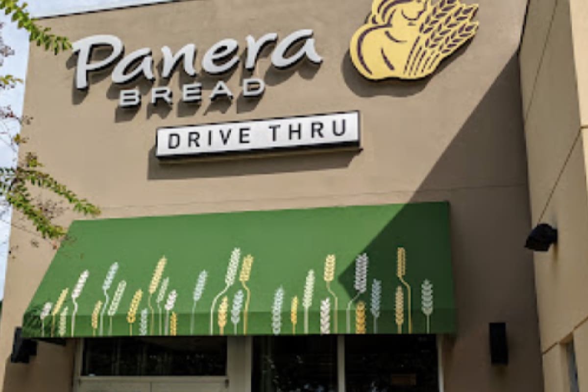 Suman dos muertes de clientes de Panera Bread, relacionadas a una popular bebida