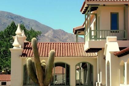 Sumergido en la naturaleza: el Hotel Huacalera