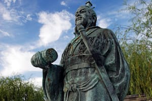 Sun Tzu, filósofo chino: “Aparenta ser débil cuando sos fuerte y fuerte cuando sos débil”
