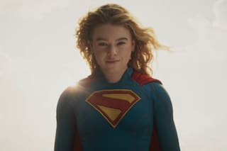 Lanzaron el primer tráiler de Supergirl con Milly Alcock como protagonista