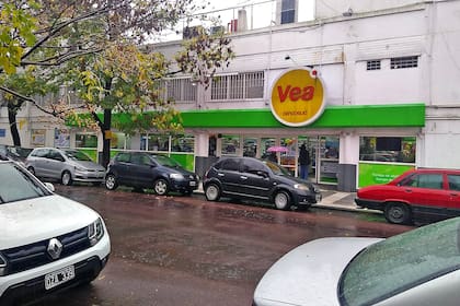 Las tierras del Supermercado Vea, en La Plata, quedaron a disposición del Estado, que las vende; la idea es que allí siga funcionando un supermercado.