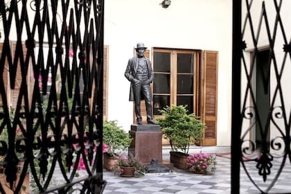 SUPLEMENTO ESPECIAL. A 200 AñOS dE SU NACIMIENTO