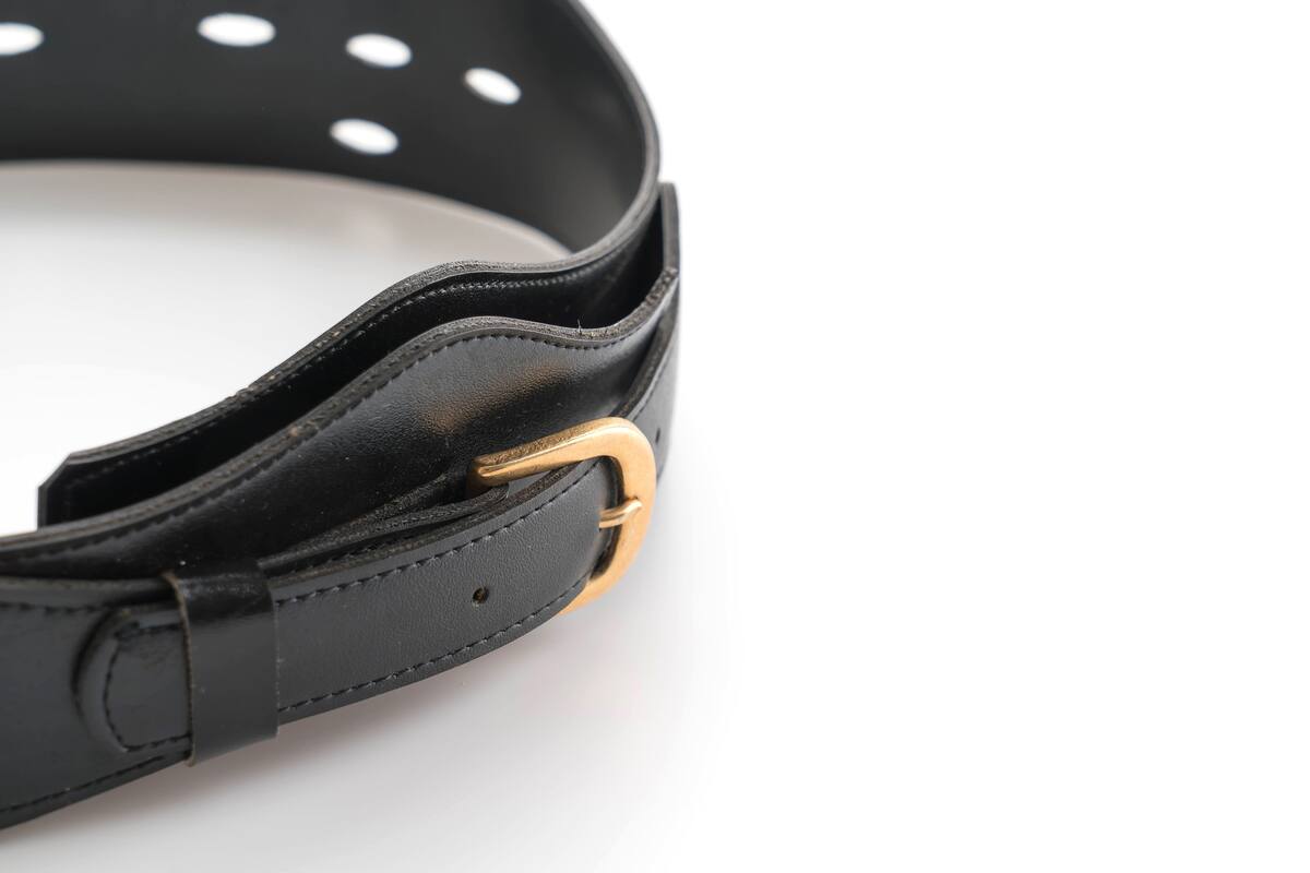 Suplemento Sábado 08/03 - Nota
22 PREGUNTAS DE MODA: CONCEPCIÓN COCHRANE BLAQUIER
NUNCA SALÍS DE TU CASA SIN…
Gafas, cinturón, abanico, teléfono y mi auto. Muchas veces, también, sombreros o algo en la cabeza.