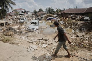 Suplican por ayuda tras inundaciones y aludes que dejaron más de 1.500 muertos en Asia