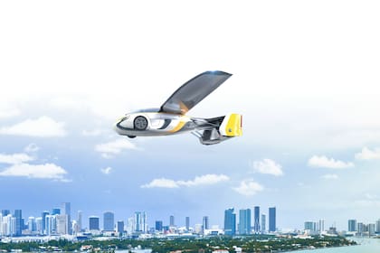 Surcar los cielos en un auto se hará realidad muy pronto porque AeroMobil, el nuevo vehículo volador, permitirá a las personas trasladarse por el aire desde cualquier punto del planeta