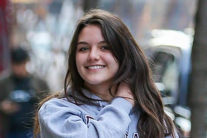 Suri Cruise en Nueva York: la hija de Katie Holmes y Tom CRuise cumplió 17 años y se prepara para ir a la universidad