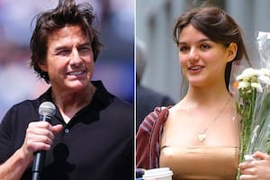 Suri, la hija de Tom Cruise y Katie Holmes, debuta en el teatro, pero sin el apellido de su padre
