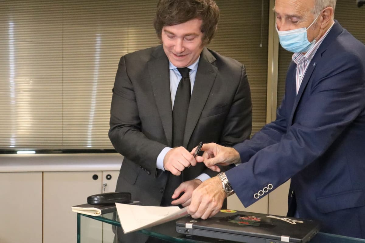 Sus soldados reclutan partidos nacionales provinciales y municipales que le permita competir a La Libertad Avanza en todas las categorías en las próximas elecciones