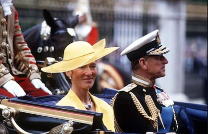 Susan Barrantes, la madre de Sarah Ferguson, que vivió en la Argentina durante muchos años y Felipe de Edimburgo en 1986, durante el casamiento de Sarah Ferguson y el príncipe Andrés.