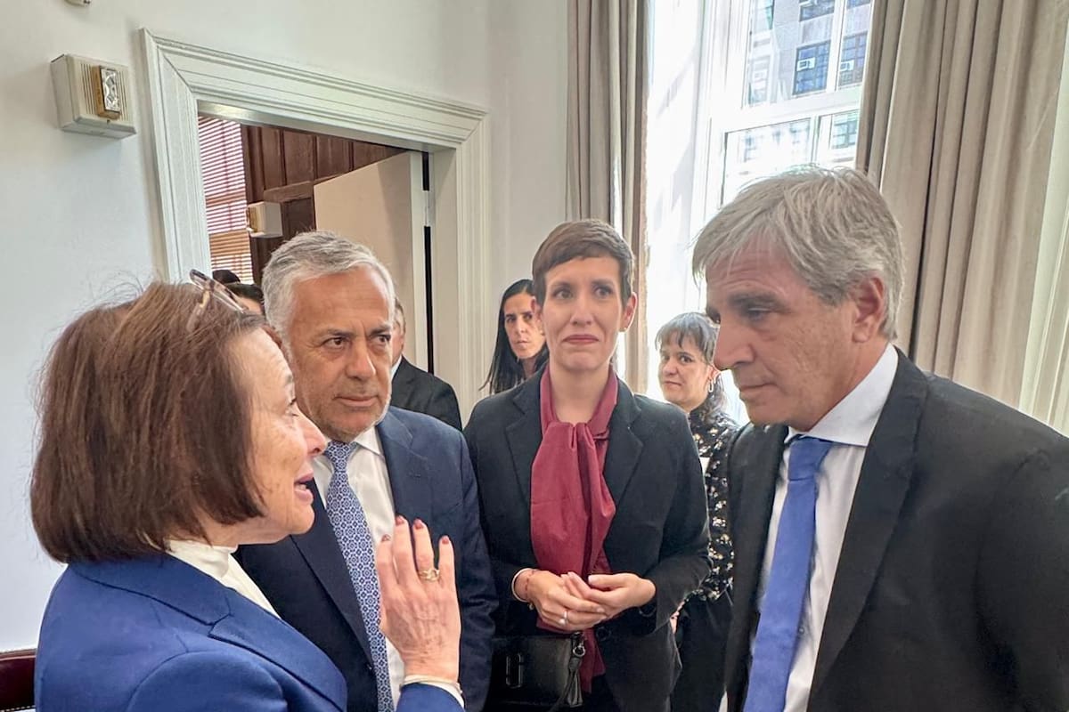 Susan Segal, Alfredo Cornejo y Luis Caputo, durante el encuentro en el Council of the Americas