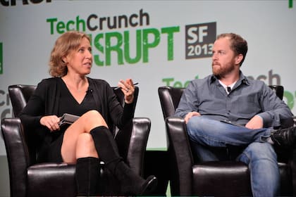 Susan Wojcicki, CEO de Youtube, anunció que se asociaría a Wikipedia para combatir las noticias falsas.