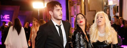 Susana con sus nietos, Lucía y Manuel Celasco, con quienes rearmó el cuadro familiar que añoraba de sus tiempos de infancia