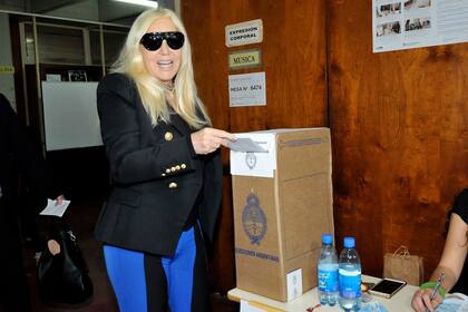 Susana Giménez votando