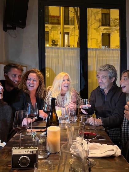 Susana Giménez en Ancho junto a Ricardo Darín, Teté Coustarot, sus nietos, hija y demás amigos
