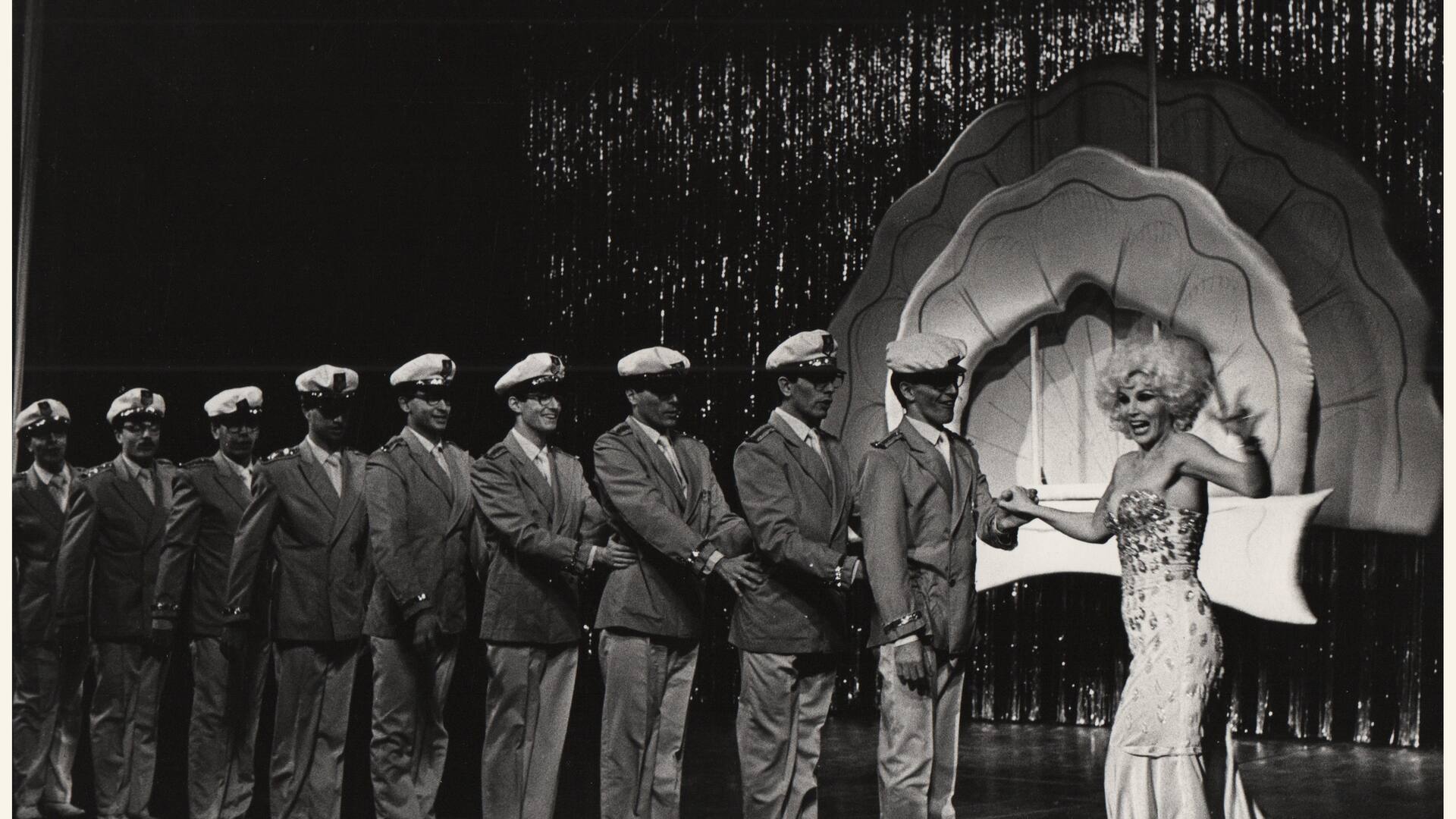 Susana Giménez en Sugar, de Peter Stone, en el teatro Lola Membrives (1987), por Julie Weisz