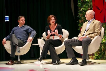 Luciano Viglione (Bayer), Mariale Álvarez (Coca-Cola) y Carlos Galmarini (Ford)