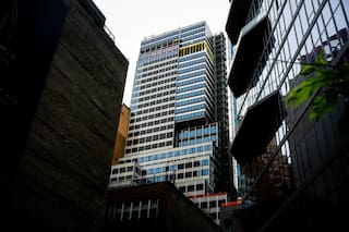 Susto en un rascacielos en remodelación en Nueva York evidencia retos de convertir oficinas en viviendas