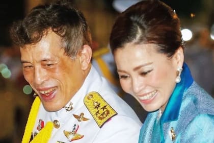 Suthida, la esposa de Rama X y reina consorte de Tailandia, fue vista por última vez en público el 28 de diciembre de 2020