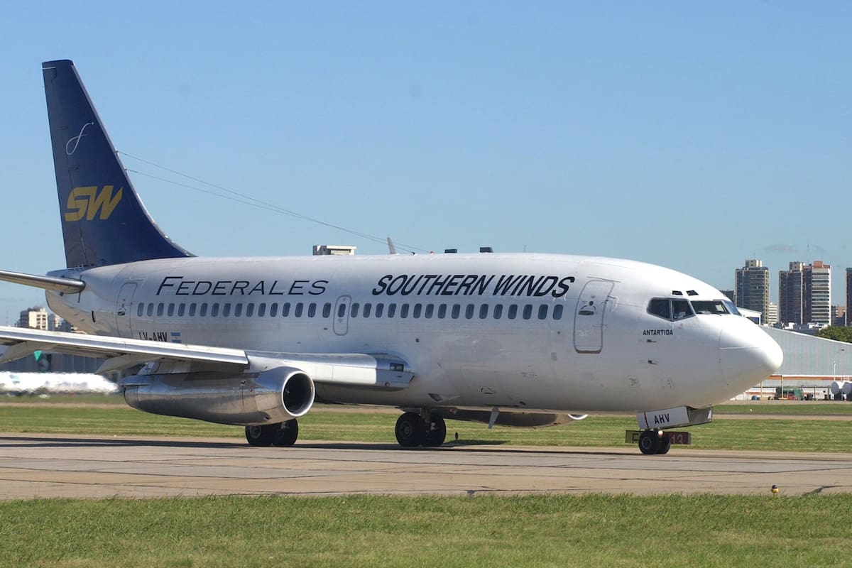 SW, la empresa aérea que fue un boom y terminó en escándalo y cerrando