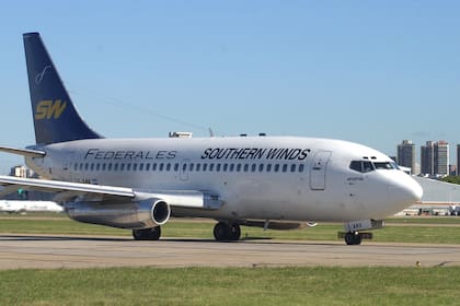 SW, la empresa aérea que fue un boom y terminó en escándalo y cerrando