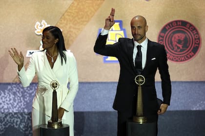 Swin Cash y Manu Ginobili, dos de los trece protagonistas clase 2022 del Salón de la Fama